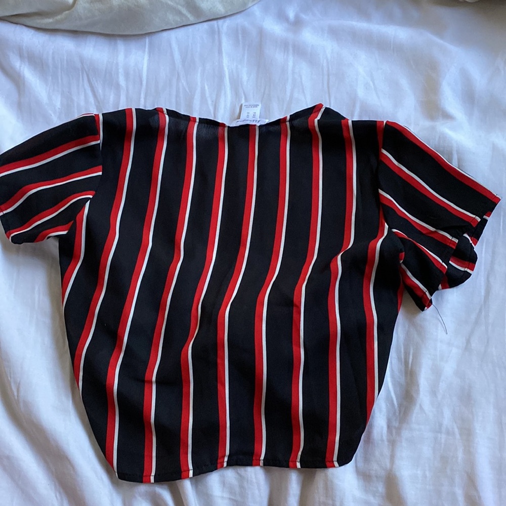 Crop top - Picture 2 of 4